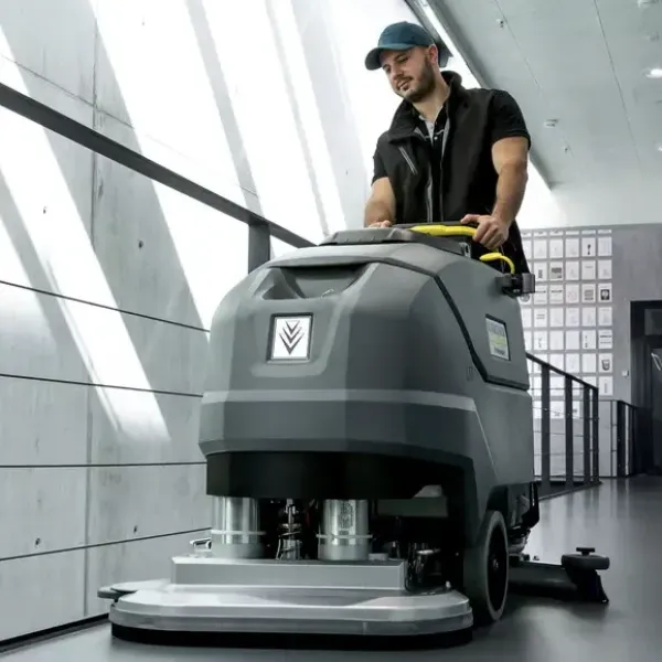 Ipari padl&oacute;tiszt&iacute;t&oacute;k