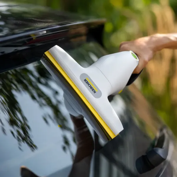 akkumul&aacute;toros ablaktiszt&iacute;t&oacute;k