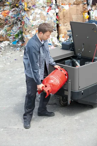 Kärcher Seprő-porszívó KM 130/300 R LPG