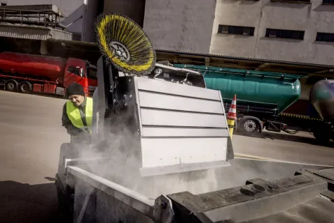 Kärcher Seprő-porszívó KM 130/300 RI Bp