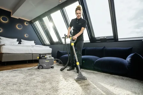 K&auml;rcher Permetextrakci&oacute;s tiszt&iacute;t&oacute; Puzzi 8/1 C *EU padl&oacute;fejjel