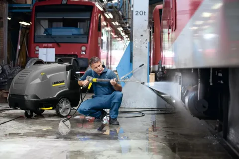 Kärcher Magasnyomású mosó HDS-E 8/16-4 M 12 kW