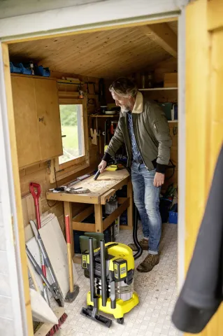 K&auml;rcher Akkumul&aacute;toros nedves &eacute;s sz&aacute;raz porsz&iacute;v&oacute; WD 4-18 S Dual