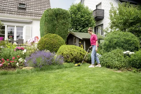 K&auml;rcher Fű- &eacute;s bokorv&aacute;g&oacute; oll&oacute; GSH 2 Plus