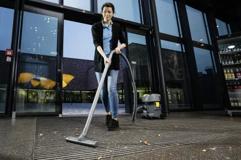 K&auml;rcher Akkumul&aacute;toros nedves &eacute;s sz&aacute;raz porsz&iacute;v&oacute; NT 22/1 Ap Bp L