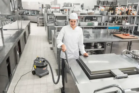 K&auml;rcher Nedves &eacute;s sz&aacute;raz porsz&iacute;v&oacute; NT 22/1 Ap Te