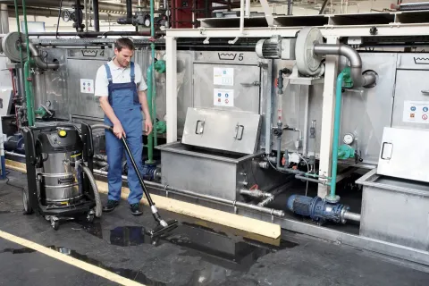 Kärcher Ipari porszívó IVC 60/24-2 Tact²