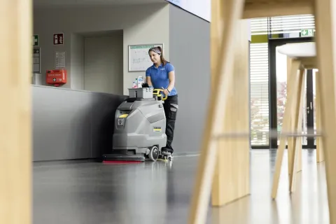 K&auml;rcher S&uacute;rol&oacute;-sz&iacute;v&oacute;g&eacute;p BD 50/50 C Classic Bp Pack 80Ah