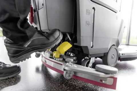 K&auml;rcher S&uacute;rol&oacute;-sz&iacute;v&oacute;g&eacute;p BD 50/55 W Bp Pack 115Ah