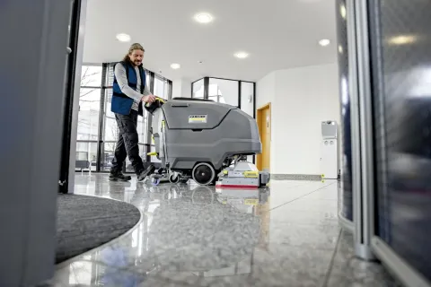 K&auml;rcher S&uacute;rol&oacute;-sz&iacute;v&oacute;g&eacute;p BR 85/100 W Classic Bp Pack 170Ah