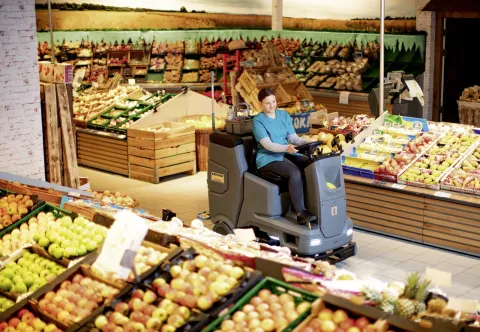 K&auml;rcher S&uacute;rol&oacute;-sz&iacute;v&oacute;g&eacute;p B 110 R Bp Pack 170Ah AGM+D75+DOSE+SSD