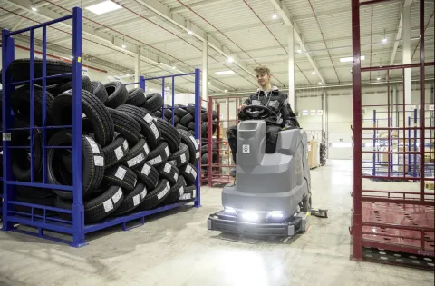 K&auml;rcher S&uacute;rol&oacute;-sz&iacute;v&oacute;g&eacute;p B 150 R Bp Pack 240Ah Wet+R85+DOSE+Rinse