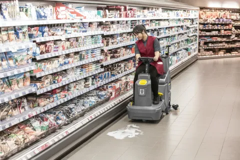 K&auml;rcher S&uacute;rol&oacute;-sz&iacute;v&oacute;g&eacute;p BD 50/70 R Classic Bp Pack 80Ah Li+FC